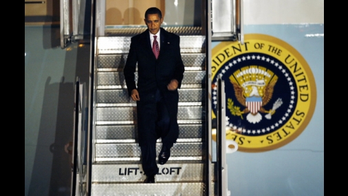 Em retorno a Washington, Obama faz último voo no Air Force one
