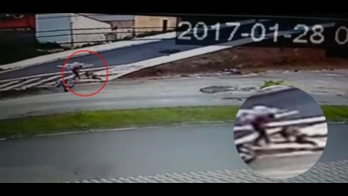 Homem atropela casal de moto, mata rapaz e chuta cabeça da ex em Itu (SP)
