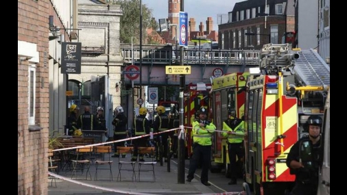 Explosão em metrô de Londres causa pânico em passageiros